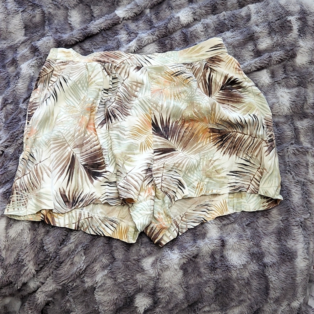 Flowy Palm shorts